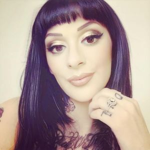 Meet your Posher, Olivia